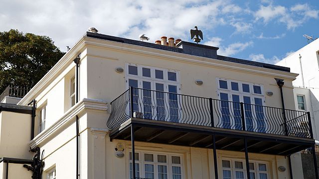 How renters can use Residz for quick research before they sign the lease